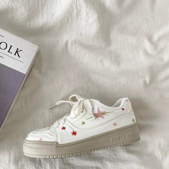 Damen Sneakers mit bunten Stern-Applikationen und bequemer Sohle EB