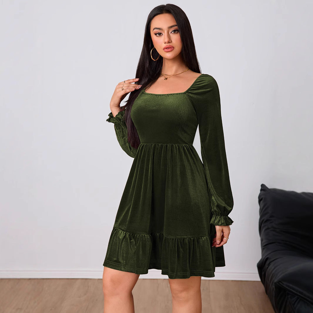 Damen Samtkleid mit quadratischem Ausschnitt, gerafften Puffärmeln und stufigem Tellerrock Eichborn Berlin