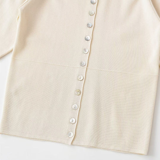 Damen kurzärmlige Strickjacke mit Knöpfen und raffinierter Raffung EB