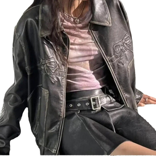 Damen lässige Kunstlederjacke mit verspielten Schleifendetails EB