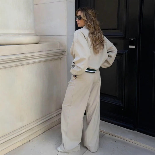 Damen Sportliche Jacke im modernen Oversized-Schnitt mit Stehkragen und Reißverschluss EB