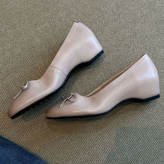 Damen elegante Ballerinas mit raffiniertem Riemchen EB