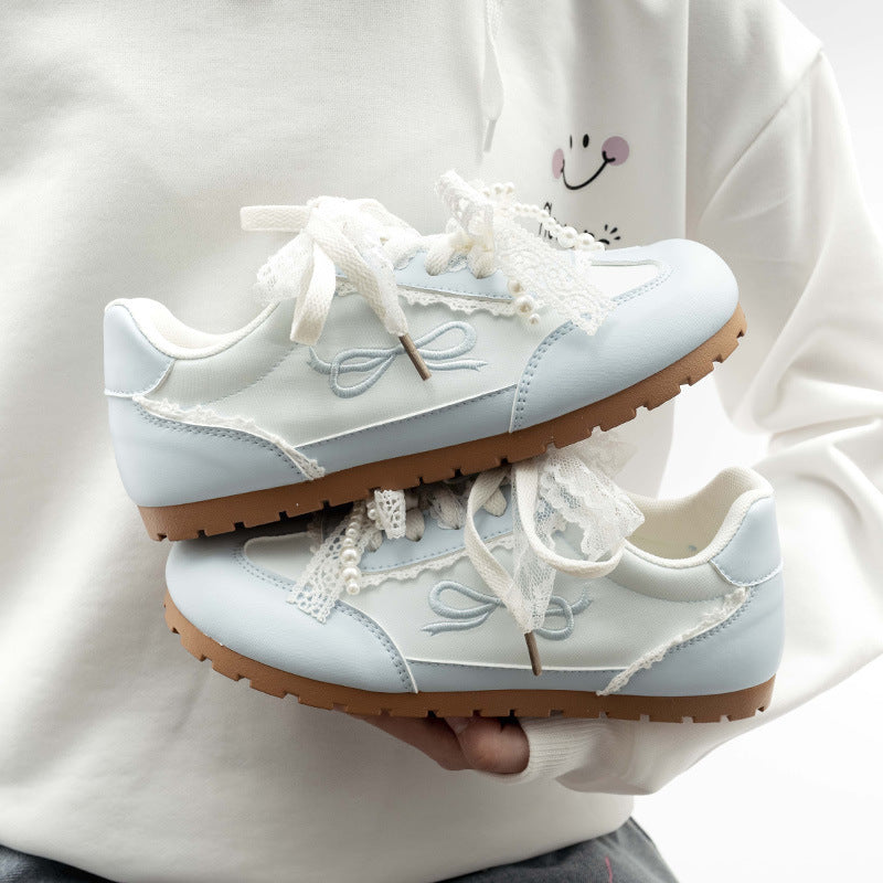 Damen Sneakers mit verspielter Spitze und innovativem Schnürsystem EB