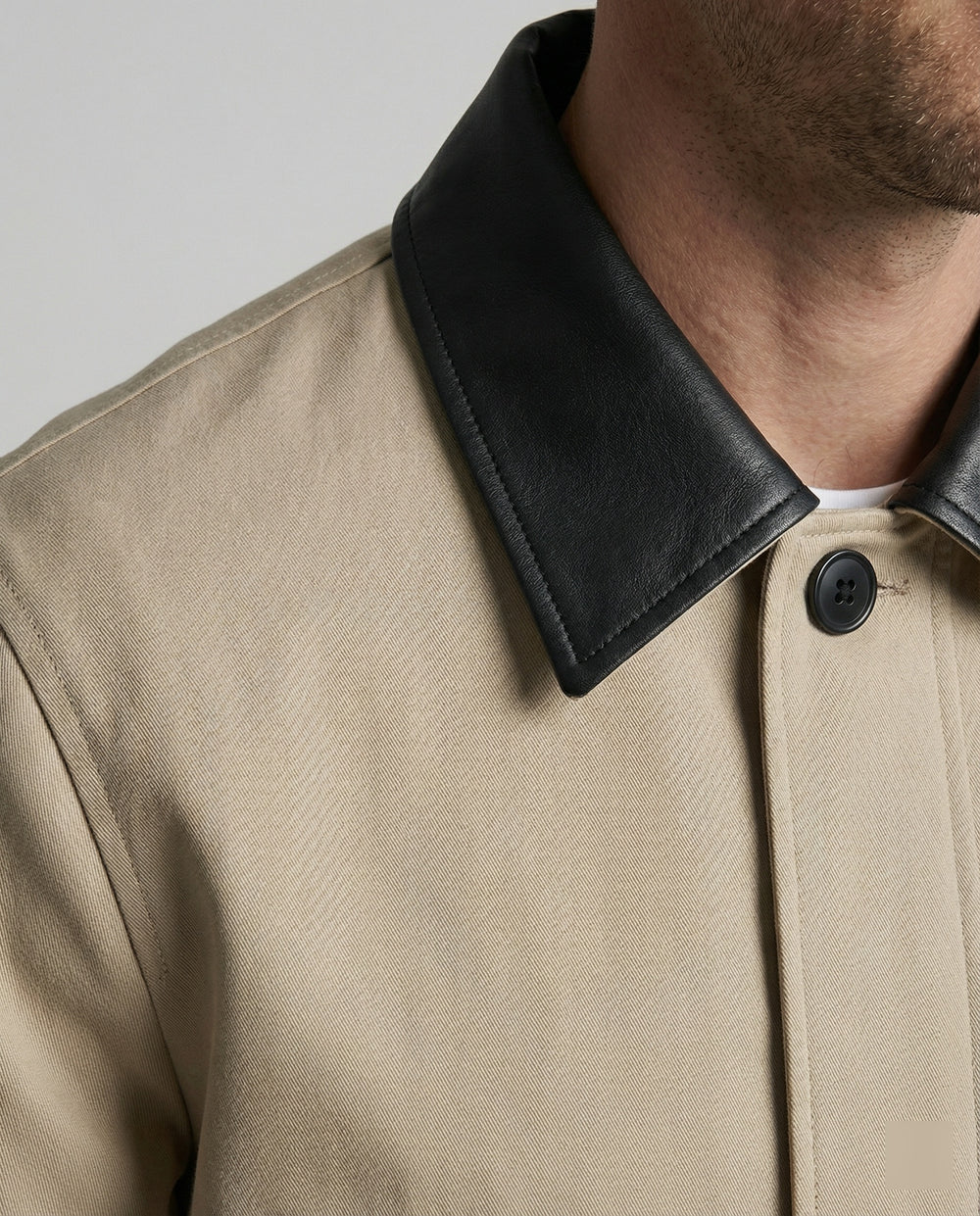 Herren kastenförmige Kurzjacke im Blousonstil mit Kontrastkragen in Lederoptik und seitlichen Eingrifftaschen EB