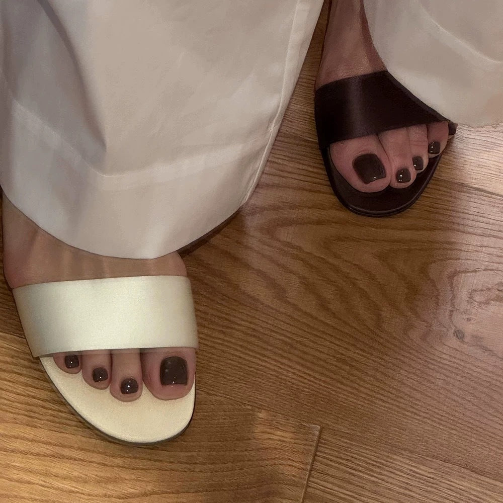 Damen Mules mit breitem Riemen und komfortablem Fußbett EB