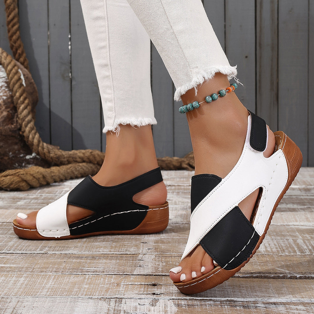 Damen Offene Riemensandalen mit modischem Kreuzbanddesign EB