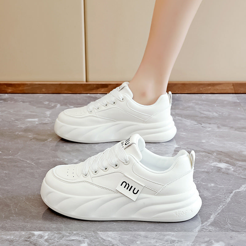 Damen Lifestyle Sneakers mit dicker, flexibler Sohle und sportlichem Design EB