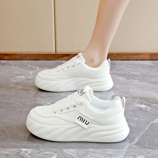 Damen Lifestyle Sneakers mit dicker, flexibler Sohle und sportlichem Design EB