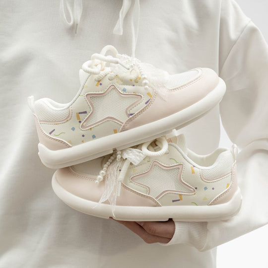 Damen Sneakers mit verspieltem Sternen-Muster und perlenverzierten Schnürsenkeln EB