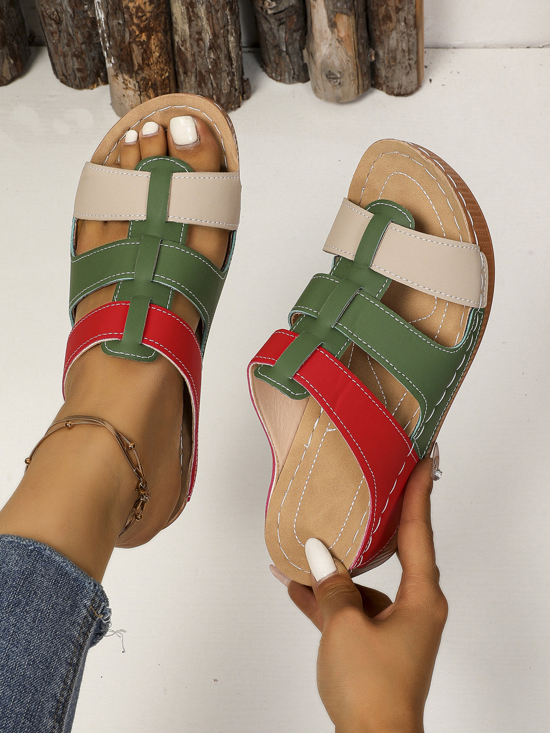 Damen Wedge-Pantoletten mit verstellbarem Riemendesign und gepolsterter Sohle EB