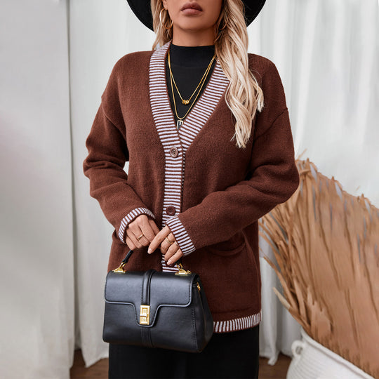 Damen Strickjacke mit modernen Streifenakzenten und Taschen EB