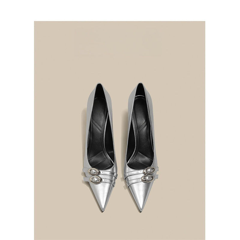 Damen High Heel Pumps mit elegantem Lackfinish und zierlichen Akzenten EB