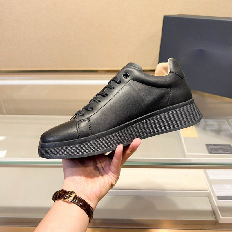 Damen Hochwertige Sneakers aus geschmeidigem Leder mit gepolsterter Sohle EB