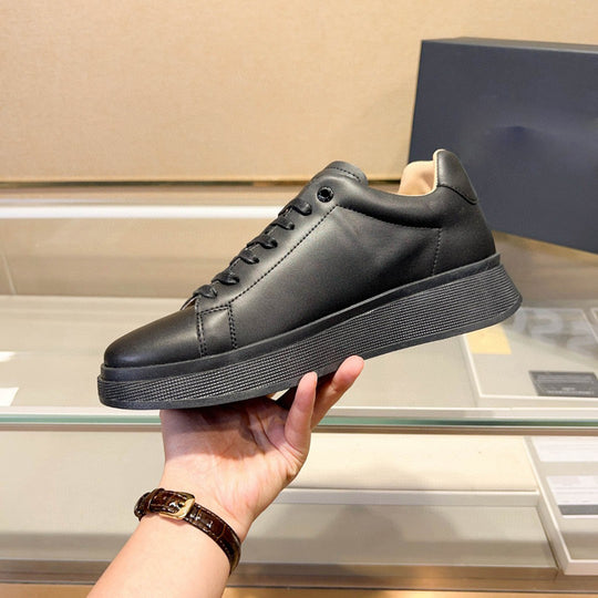 Damen Hochwertige Sneakers aus geschmeidigem Leder mit gepolsterter Sohle EB