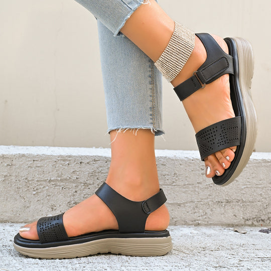 Damen Komfortable Riemensandalen mit perforiertem Design und verstellbarem Riemen EB