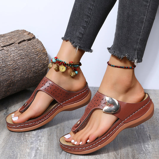 Damen Zehentrenner-Sandalen mit komfortablem Fußbett und dekorativem Riemendesign EB
