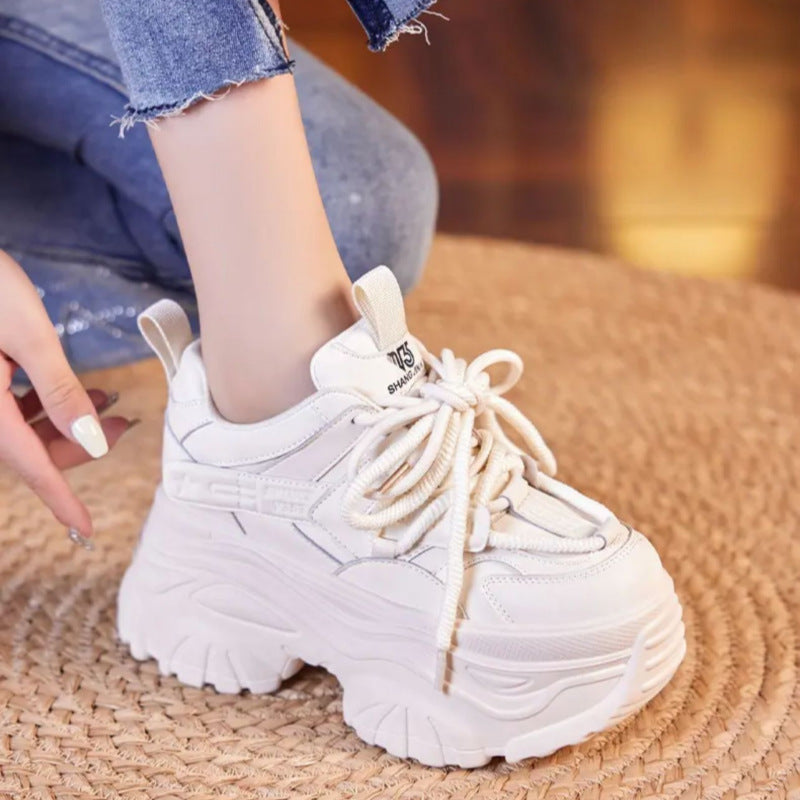 Damen Sportliche Chunky-Sneaker mit verstärktem Sohlenprofil und atmungsaktivem Obermaterial EB