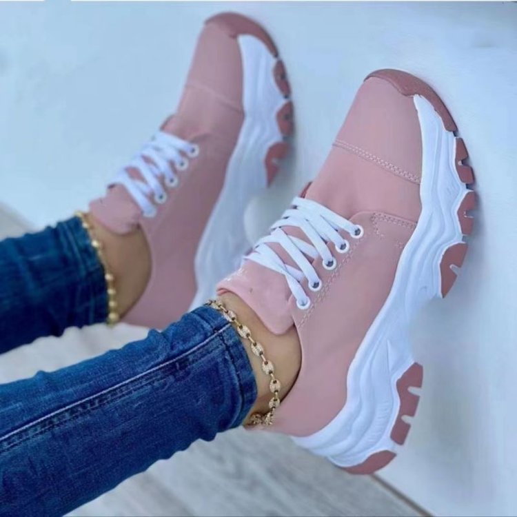 Damen  Sneaker mit dicker Profilsohle gepolstertem Fußbett und klassischem Schnürverschluss EB