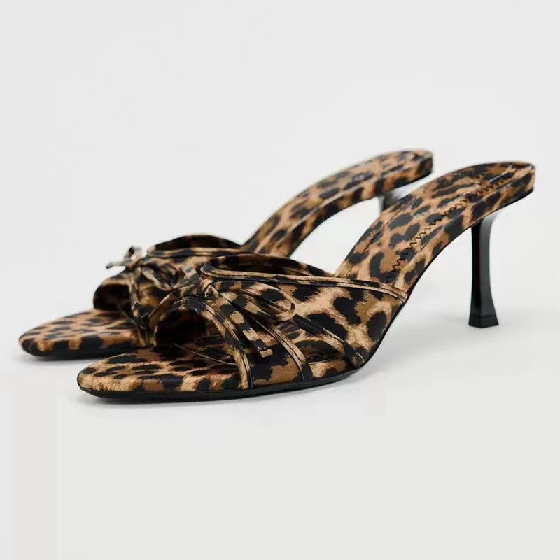 Damen elegante Slingback-Strandsandalen mit filigranem Riemendesign EB