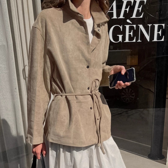 Damen Suede Jacke mit Taillengürtel und feinen Knopfdetails EB