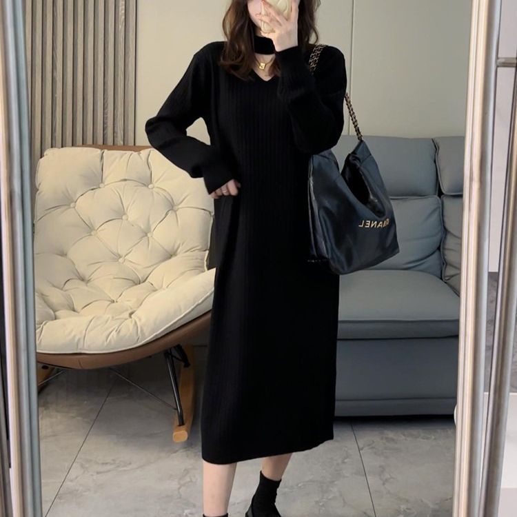 Damen Strickkleid mit V-Ausschnitt und Rippstruktur EB