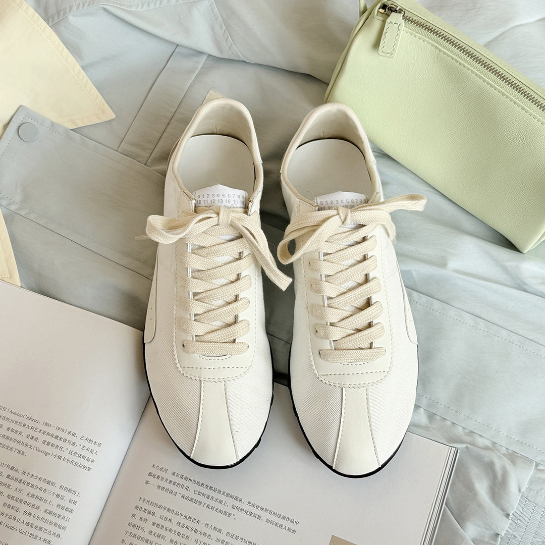 Damen Sportliche Sneakers im minimalistischen Design mit atmungsaktiver Oberflächenstruktur und stabiler Sohle EB