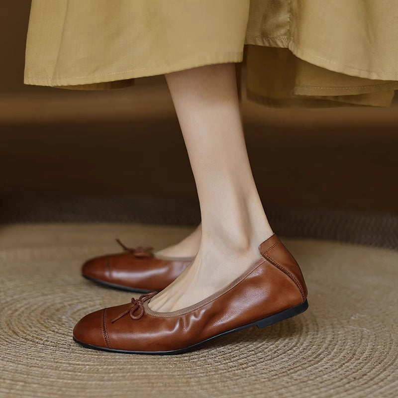 Damen Ballerinas mit verstellbarem Riemen und hochwertiger Lederoberfläche EB