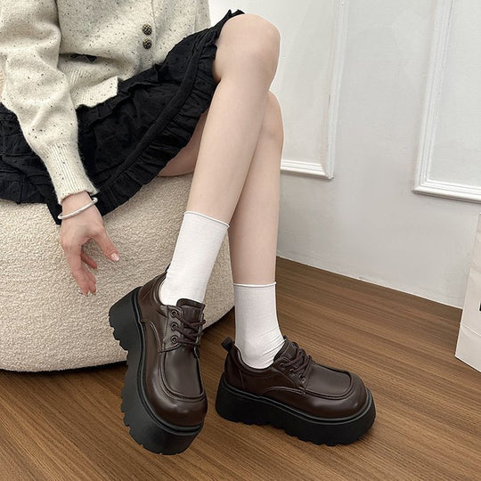 Damen Komfortable Schnürschuhe mit robustem Sohlenprofil und atmungsaktiver Innenausstattung EB