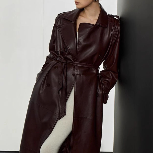 Damen eleganter Kunstleder-Trenchcoat mit taillierbarem Gürtel und praktischen Taschen EB