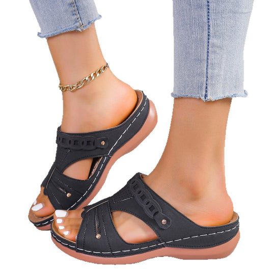 Damen Komfortable und luftige Pantolette mit modischem Schnitt EB
