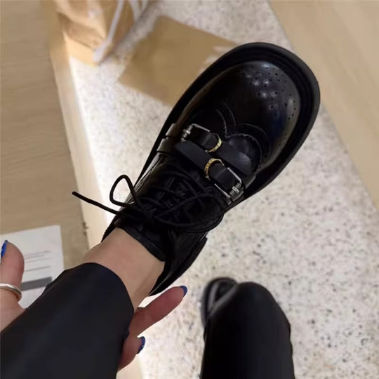 Damen Modische Schnürschuhe mit perforiertem Design und robustem Plateau-Heel EB