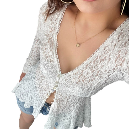 Damen Rüschenbluse aus feiner Spitze mit Knopfdetails EB