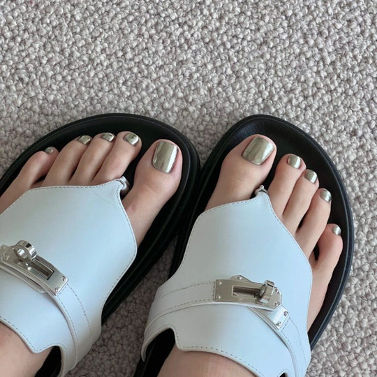 Damen Riemensandalen mit elegante Schnallenapplikation EB