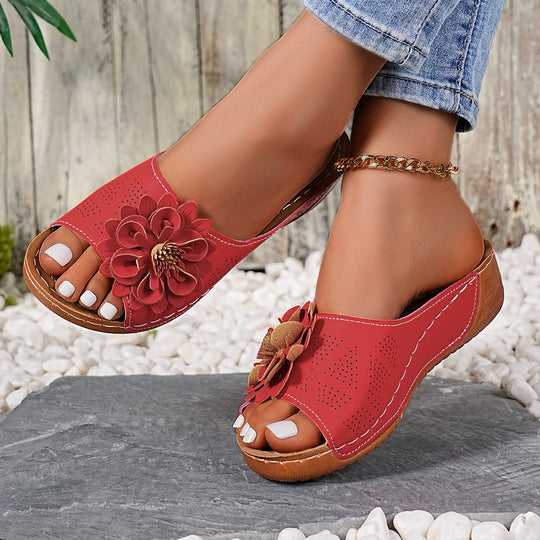 Damen Komfortable und stilvolle Badesandalen mit floralem Design EB