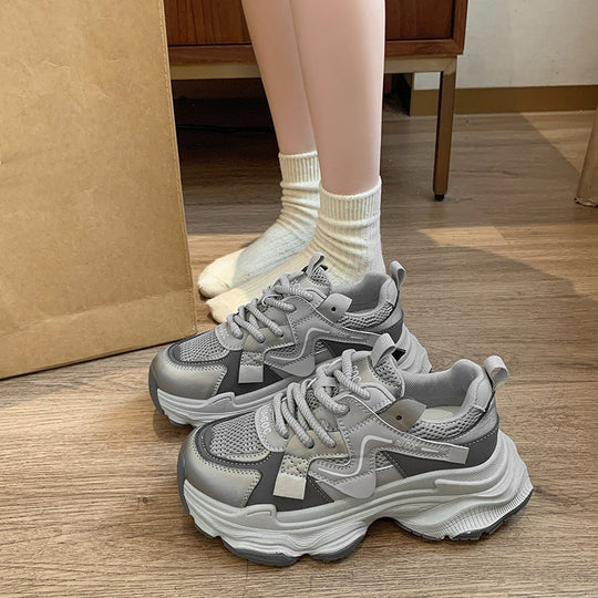Damen Sneaker mit luftiger Mesh-Oberfläche und dämpfender Sohle EB