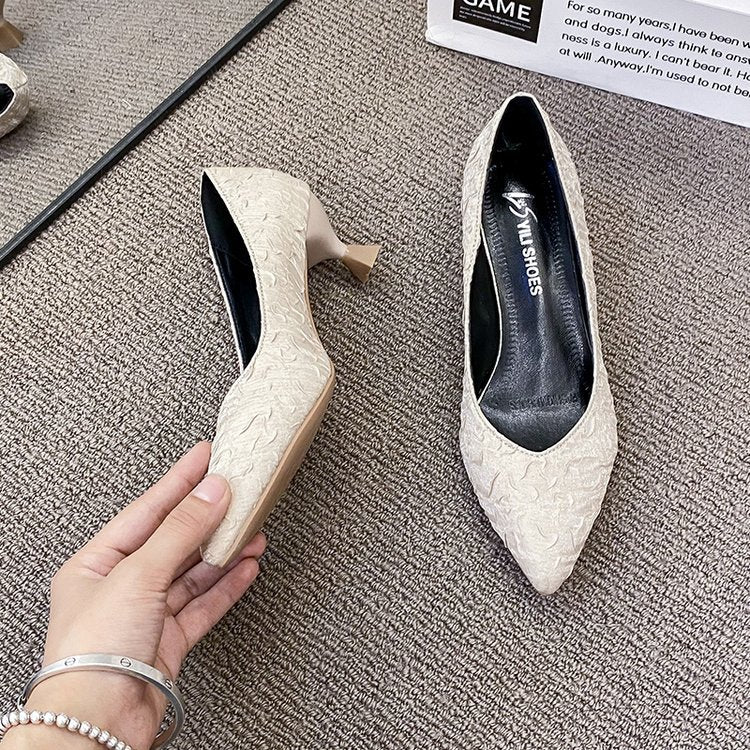 Damen elegante Spitzenpumps mit strukturiertem Obermaterial und dekorativem Blockabsatz EB