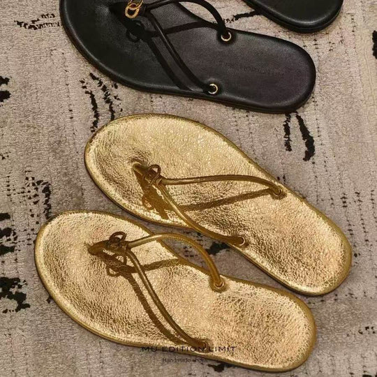 Damen elegante Zehentrenner mit hochwertiger Metallic-Oberfläche und ergonomischer Sohle EB
