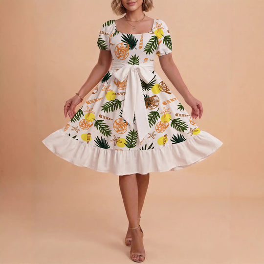 Damen Kleid mit tailliertem Schnitt und verspieltem Blumenmuster EB