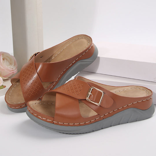 Damen bequeme Clogs mit modischer Schnallenapplikation und rutschfester Sohle EB