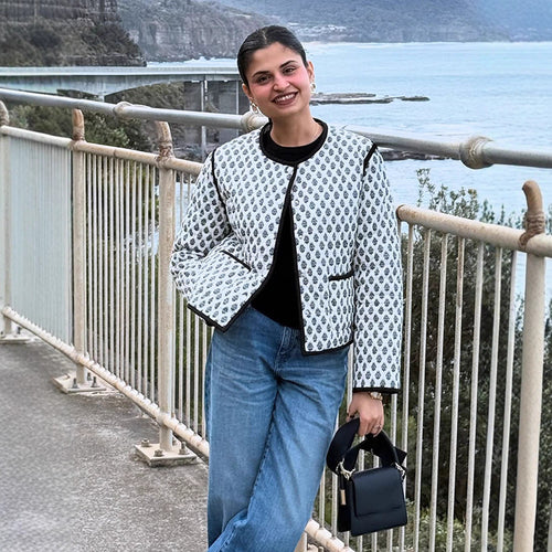 Damen Modische Steppjacke mit kontrastierenden Akzenten EB