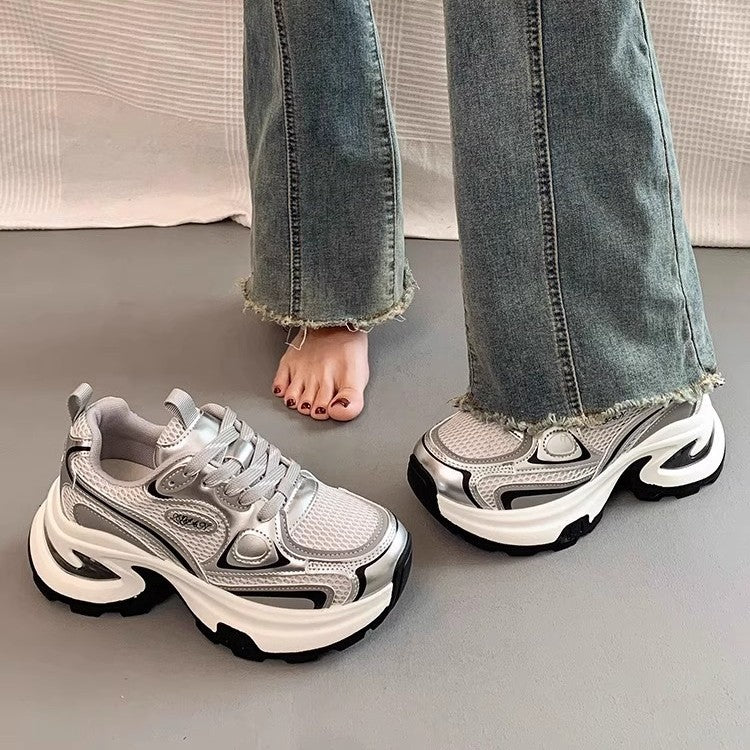 Damen High-Performance Sneakers mit dicker Sohle und reflektierenden Details EB