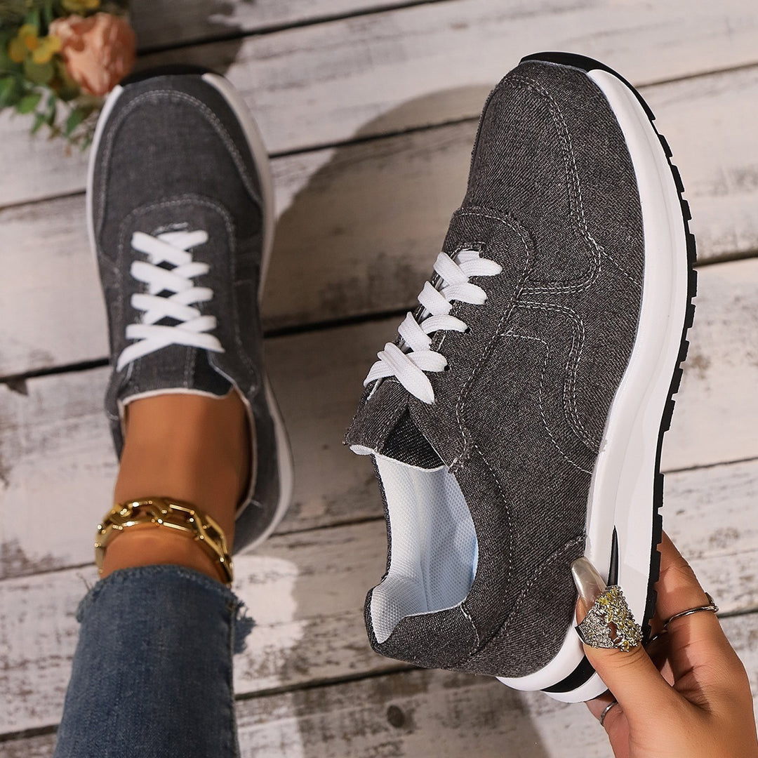 Damen Sportliche Sneaker mit atmungsaktivem Obermaterial und robustem Profil EB