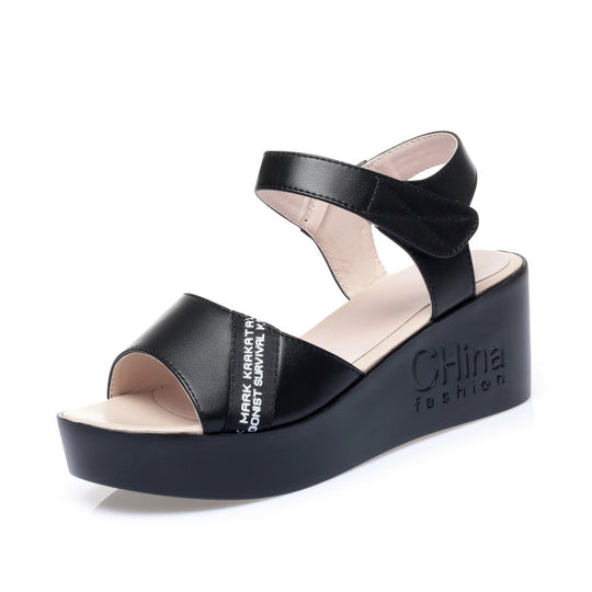 Damen Wedge-Sandaletten mit elegantem Riemendesign und komfortablem Fußbett EB