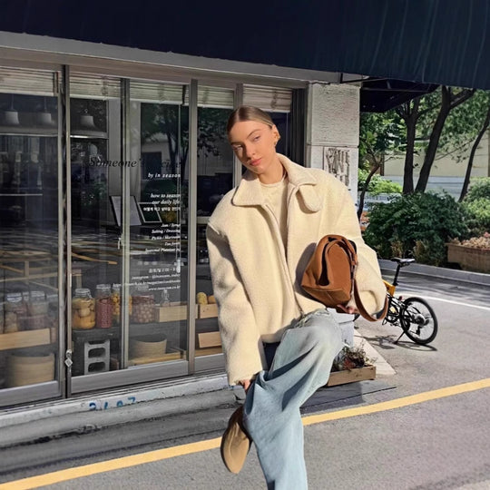 Damen kuschelige und stylische Kurzjacke EB