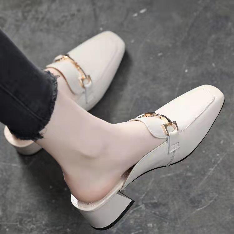 Damen elegante Mules mit modischem Blockabsatz und schickem Schnallen-Detail EB