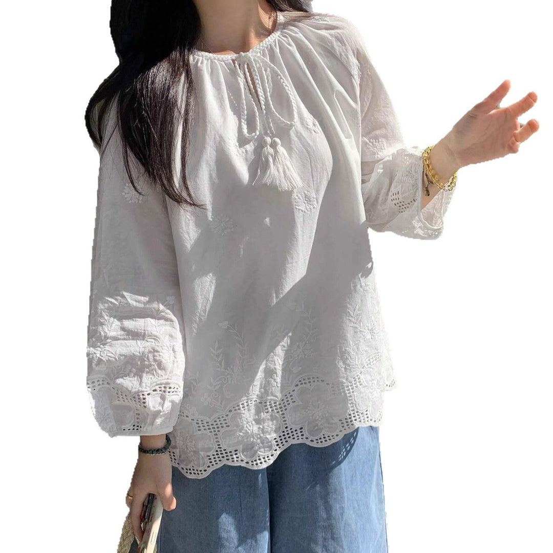 Damen zeitlose Bluse mit besticktem Spitzenbesatz und Bindeband EB