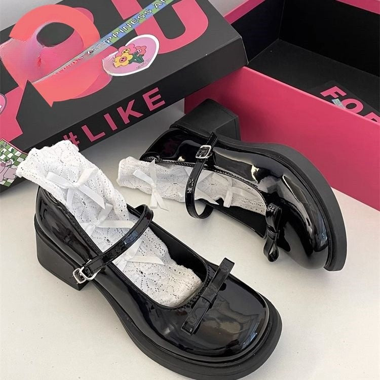 Damen Modische Mary Jane Pumps mit auffälliger Schnalle und bequemem Absatz EB