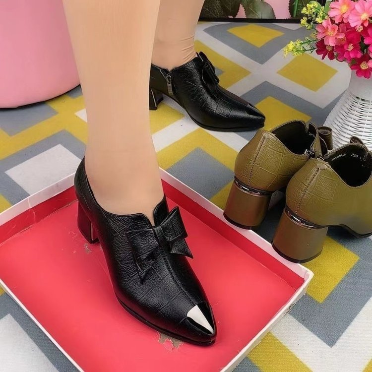 Damen nan elegante Pumps mit spitzer Metallkappe, dekorativer Schleife, seitlichem Reißverschluss und mittelhohem Blockabsatz EB