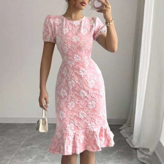 Damen Kleid mit floralem Spitzenmuster und fließendem Saum EB