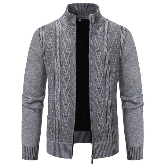 Herren Strickjacke mit modernem Zopfmuster und hohem Stehkragen EB